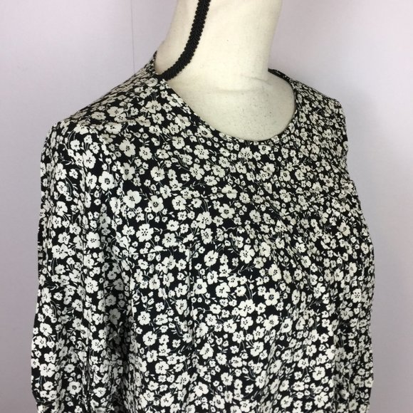 GAP Blouse Tiered Top Size L Womans Black White Floral Rayon 3/4 Sleeve Keyhole - Picture 6 of 15